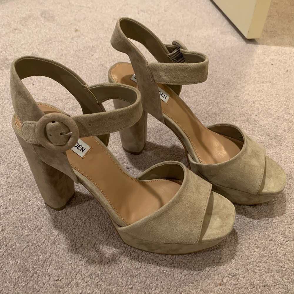 Steve Madden grey suede heels